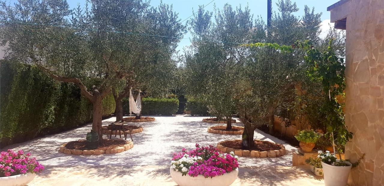 I Cinque Trulli With Swimming Pool Vila Martina Franca Exterior foto
